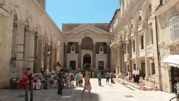 TOTAL SPLIT TOUR (Diocletian's Palace & Old Town)-3h